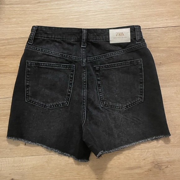 NWT Zara Ripped Denim Shorts size 4 - Picture 3 of 4